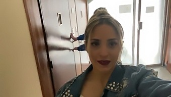 Milf Mit Einem Großen Arsch Wird Anal Genommen Und Mit Sperma Gefüllt - Anal Creampie