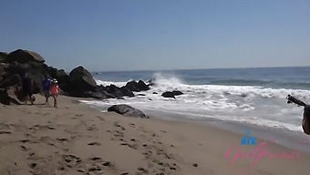Vidéo Pov D'Une Rencontre En Voiture Publique Avec Summer Vixen Sur La Plage