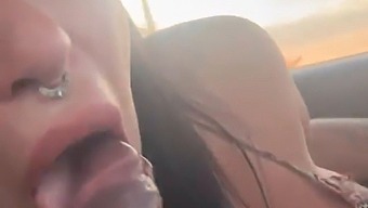 Zručný Orálny Sex A Dojenie Melissy Lisboa Počas Jazdy